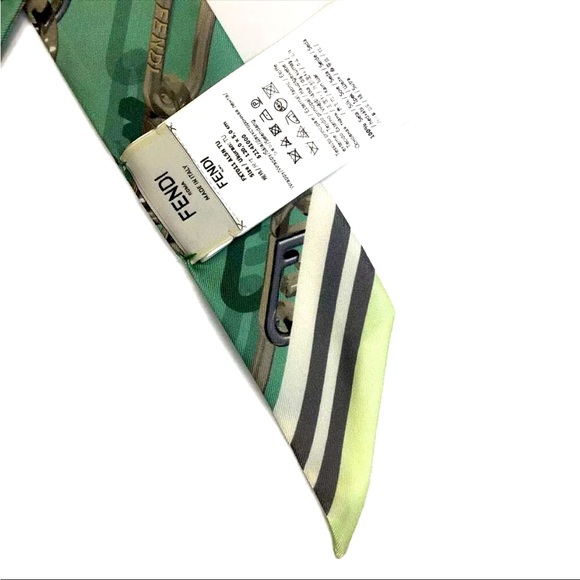 291 Preloved Fendi Roma Italia Wrap 100% Silk with box - Picture 2 of 4